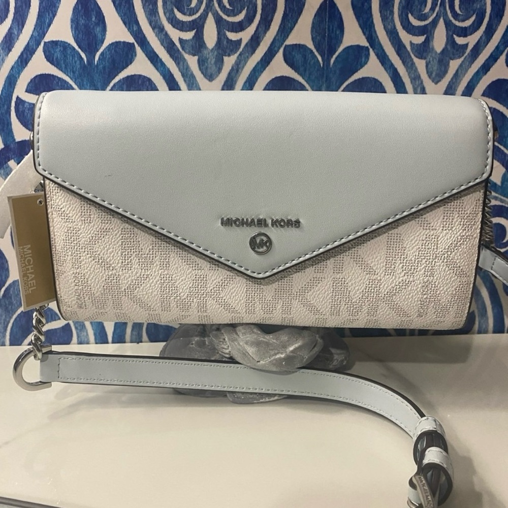 Michael Kors crossbody bag 💙